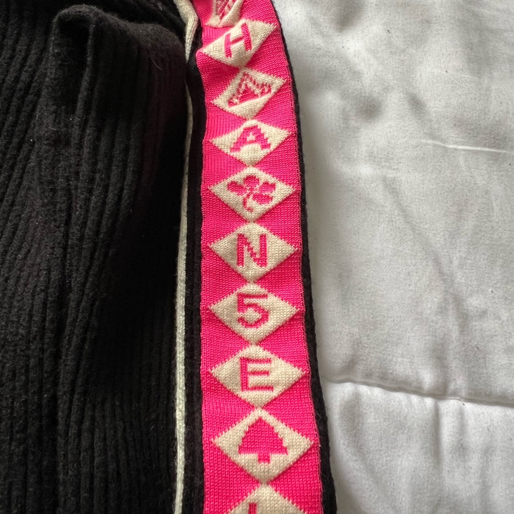 Chanel ski sweater
Chanel ski pants